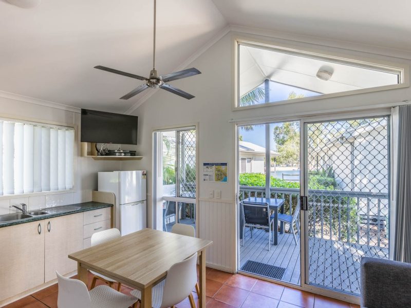 20240828 TALLEBUDGERA TOURIST PARK 30 2 BR CABIN WEB