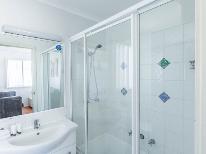20240828 TALLEBUDGERA TOURIST PARK 33 2 BR CABIN WEB