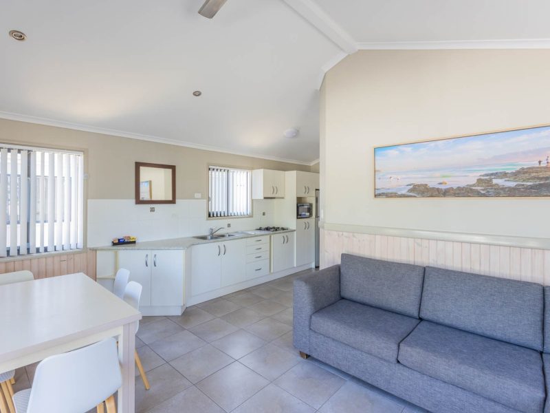20240828 TALLEBUDGERA TOURIST PARK 43 2 BR SUPERIOR CABIN WEB