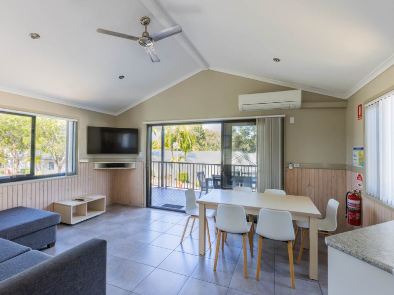 20240828 TALLEBUDGERA TOURIST PARK 45 2 BR SUPERIOR CABIN WEB
