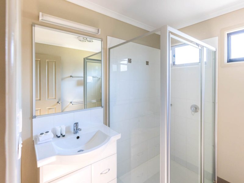 20240828 TALLEBUDGERA TOURIST PARK 47 2 BR SUPERIOR CABIN WEB