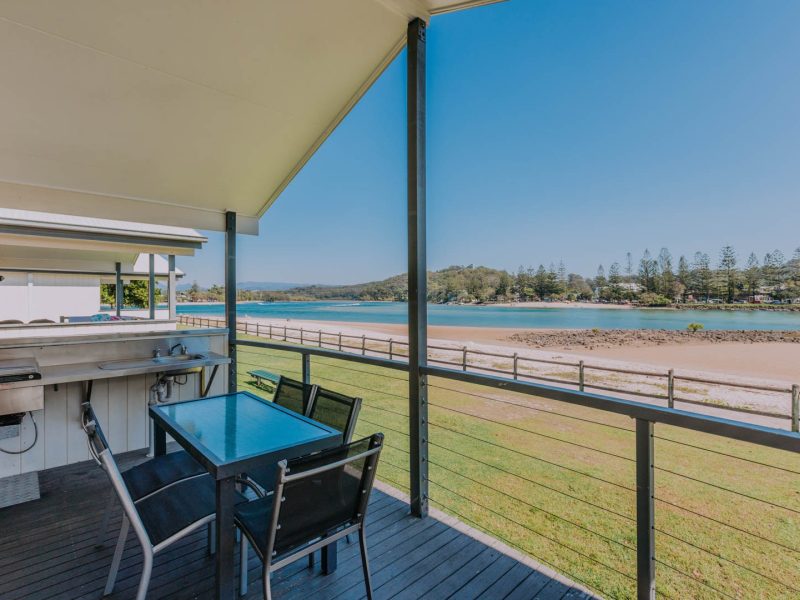 20240828 TALLEBUDGERA TOURIST PARK 72 2 BR WATERFRONT SUPERIOR CABIN WEB