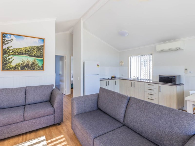 20240828 TALLEBUDGERA TOURIST PARK 74 2 BR WATERFRONT SUPERIOR CABIN WEB