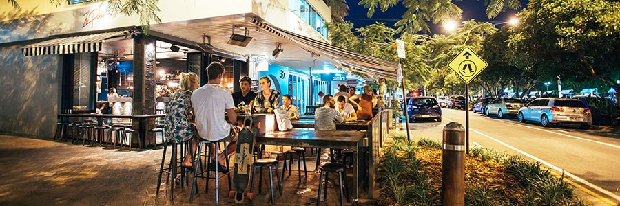 alfresco cafes in Burleigh